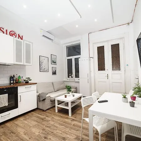 Apartment Cityscape Budget Garay