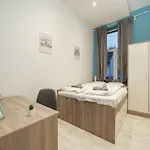 Apartment Cityscape Budget Garay